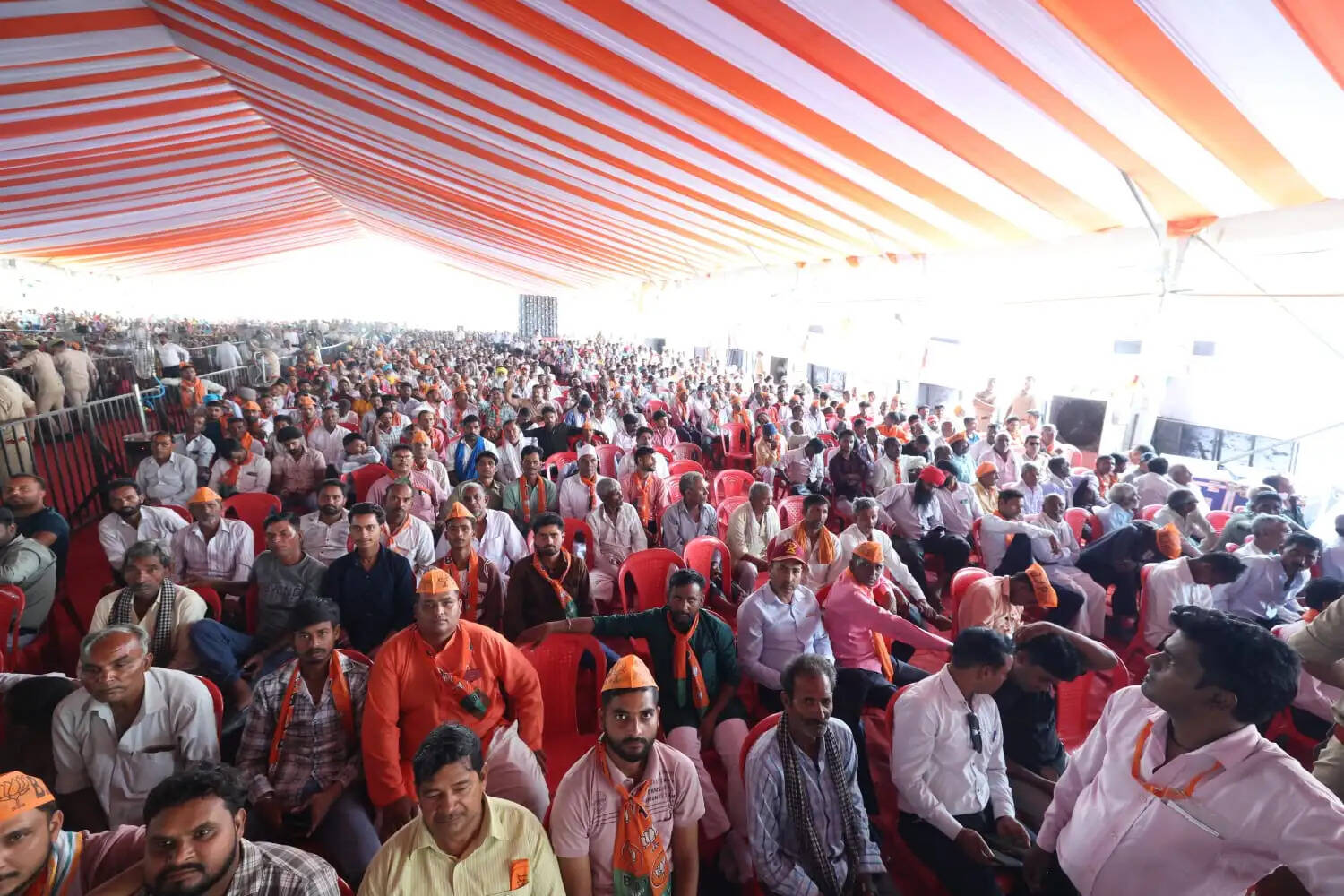 गाय राष्ट्र माता है, उसे घोषित करने की कोई आवश्यकता ही नहीं: योगी आदित्यनाथ