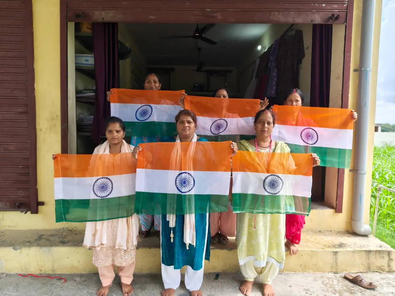 हर घर लहराएगा दून का हैंडमेड तिरंगा, महिला समूहों ने किया है तैयार