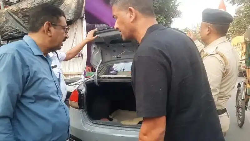 सिलीगुड़ी में&nbsp;शांतिपूर्ण मतदान के लिए&nbsp;नाका चेकिंग