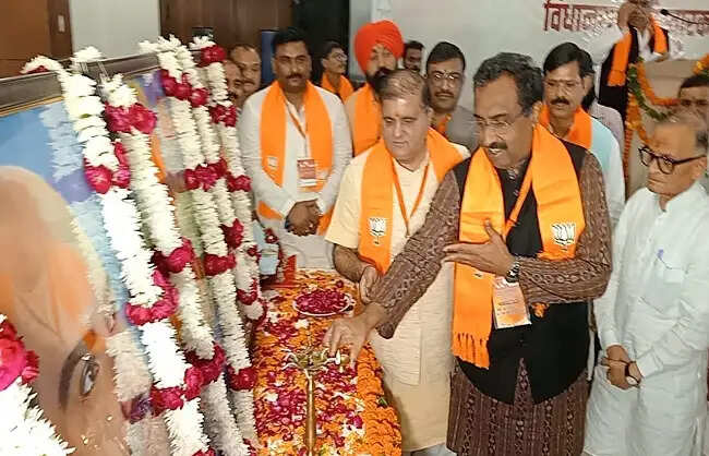 2027 के चुनावी मोर्चे पर भाजपा की नजर, 70 विधानसभा क्षेत्रों में बूथ प्रबंधन मजबूत करने की तैयारी