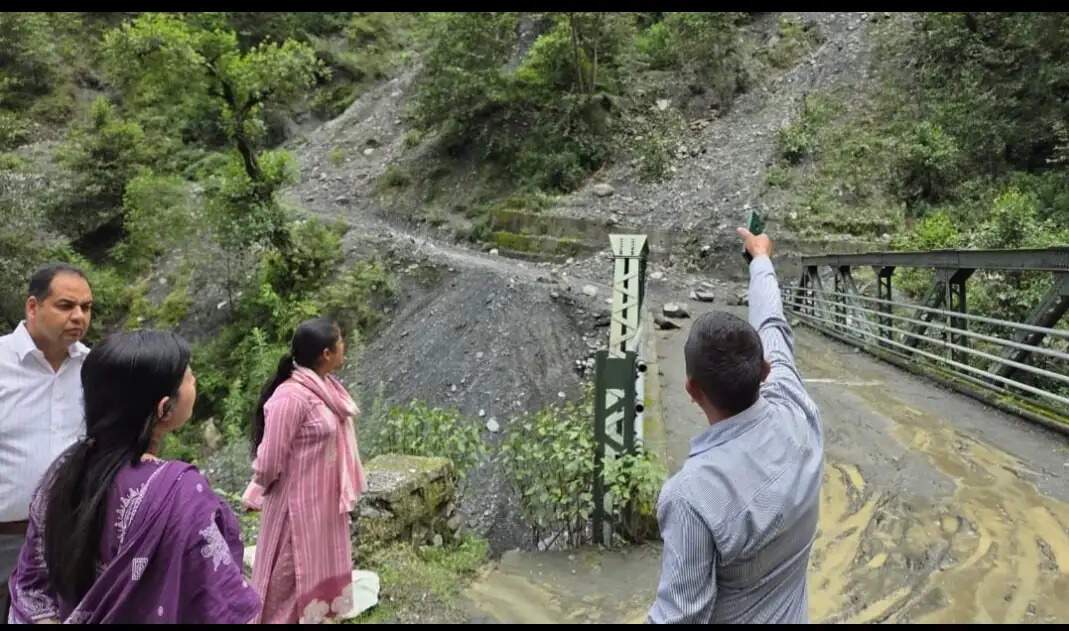 चमोली-खैनुरी सड़क मार्ग के सुधारीकरण की कवायद तेज