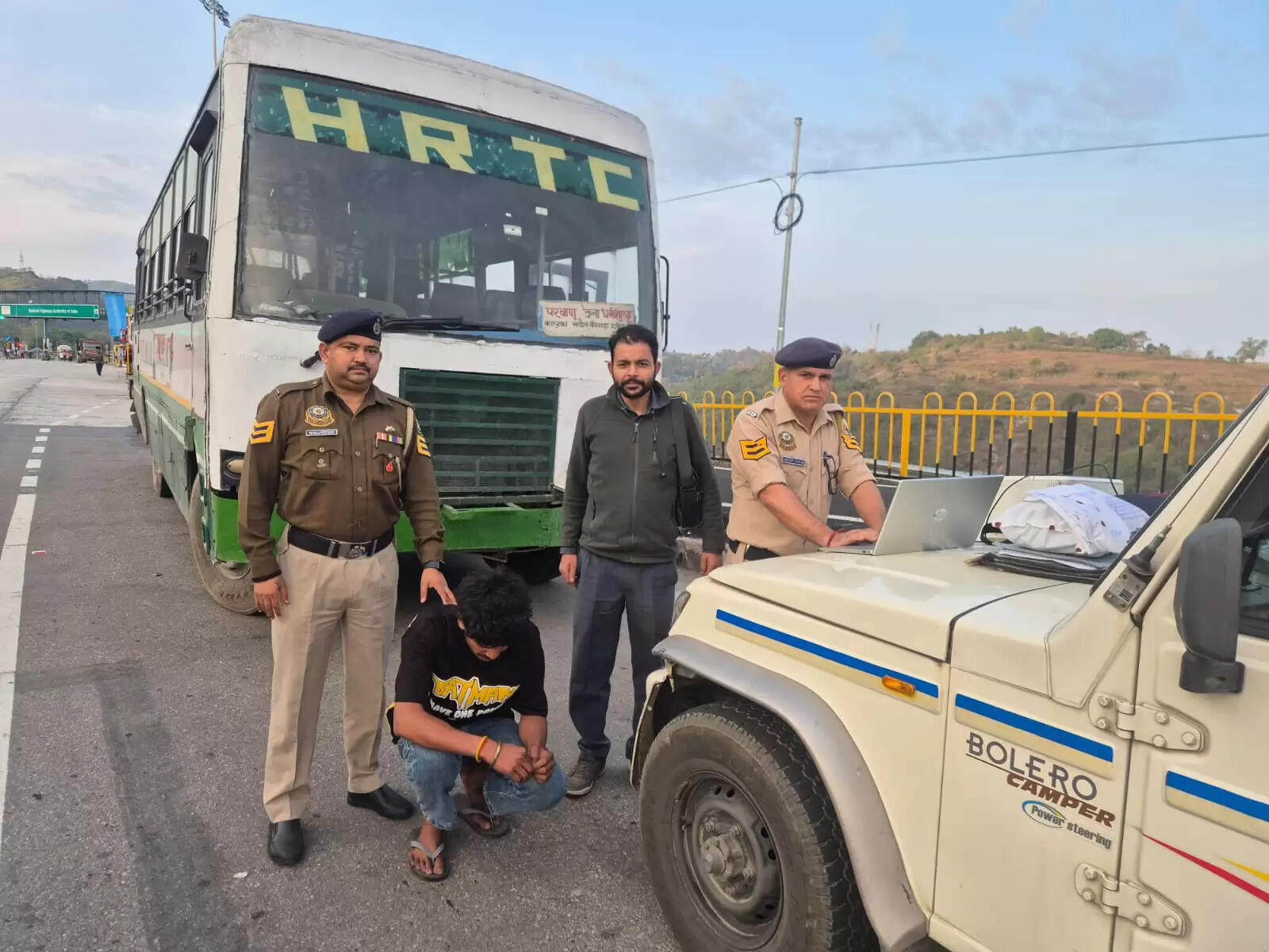 बस में सवार युवक से 5.71 ग्राम चिट्टा बरामद, गिरफ्तार