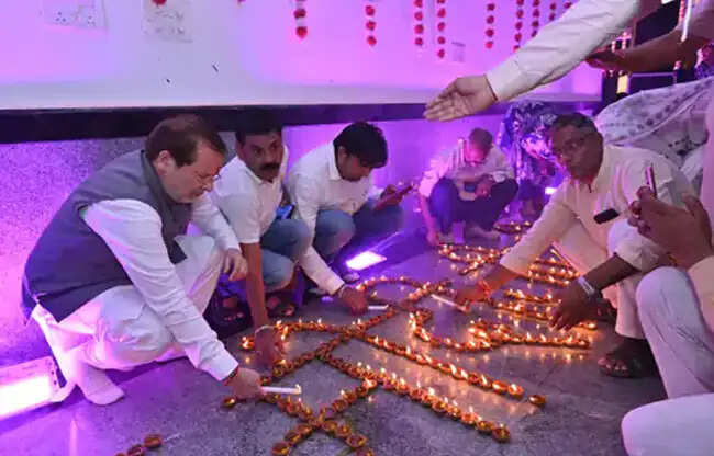 सोनीपत में आशीर्वाद का दीया जलाकर लिया सेवा का संकल्प