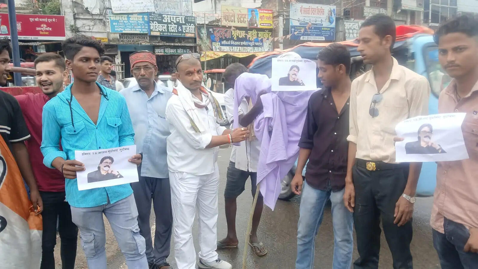 सहरसा सदर अस्पताल के चिकित्सक के खिलाफ युवा कांग्रेस ने किया पुतला दहन