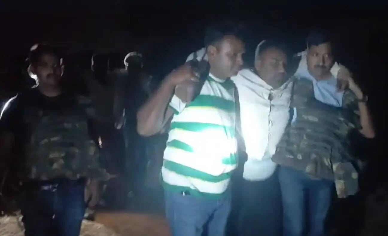 पुलिस मुठभेड़ में दो गौ-तस्कर घायल, 45 गोवंश बरामद