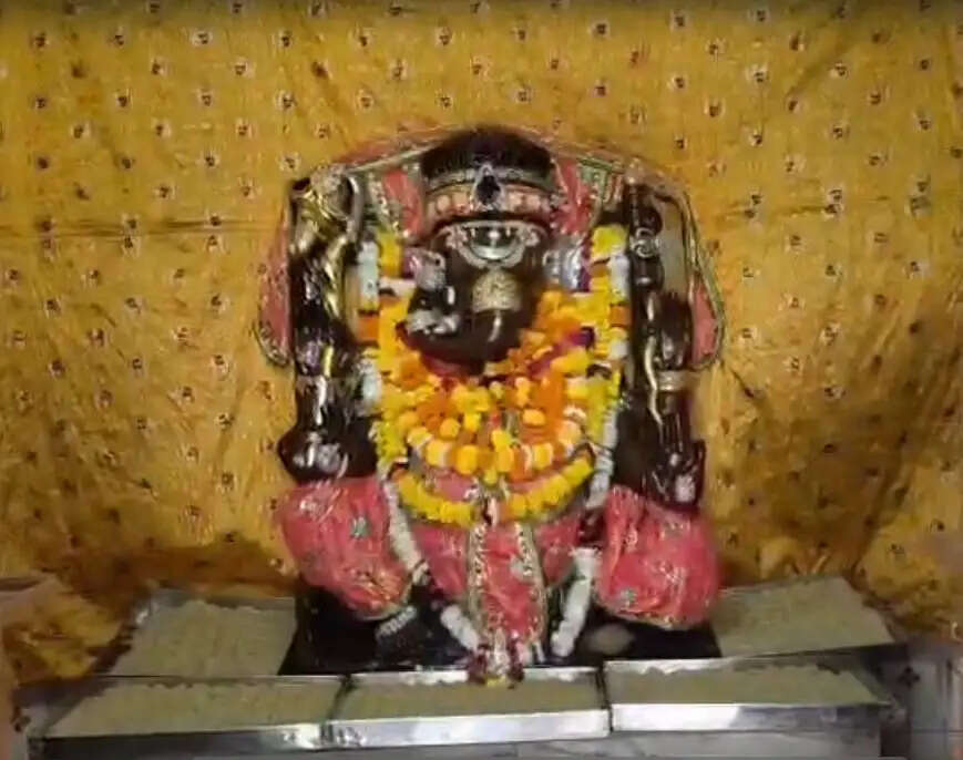 300 साल पुराने सिद्धेश्वर गणेश मंदिर में गूंजे गणपति के सहस्र नाम