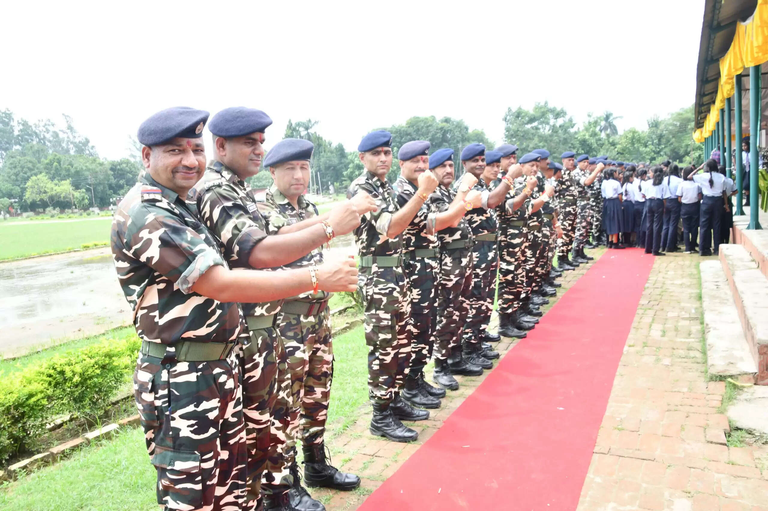 रक्षाबंधन पर्व सामाजिक एकता और सदभाव के साथ-साथ देश की एकता एवं अखंडता का देता है संदेश : डीआईजी हेमुचंद्रा