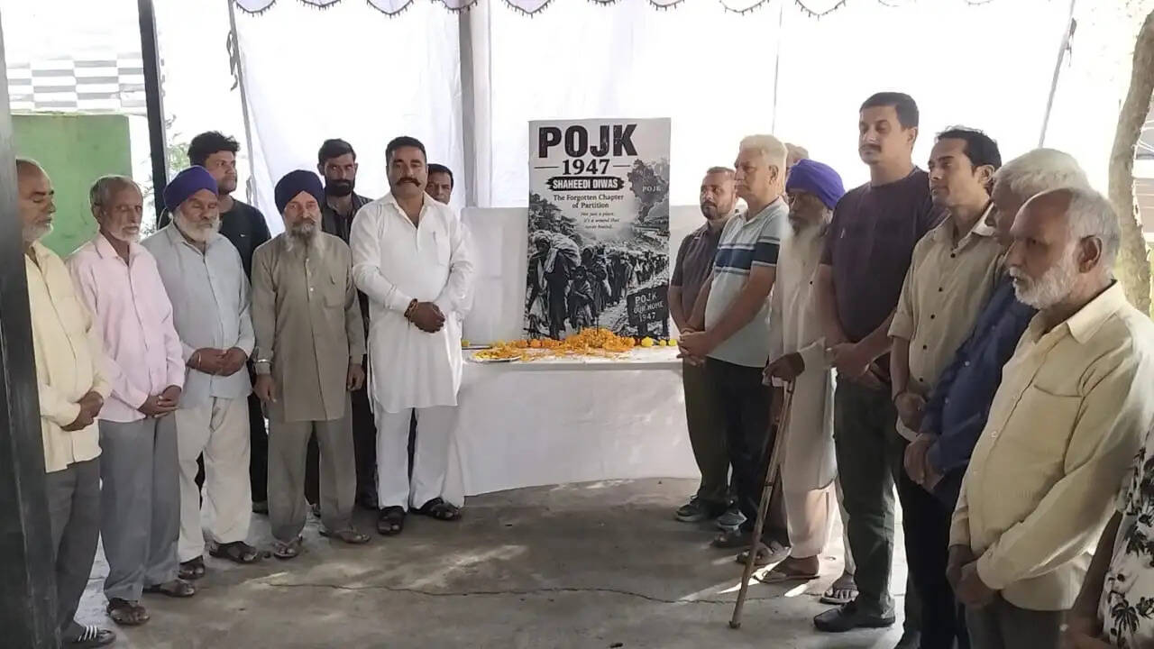 पीडीपी ने 1947 के शहीदों को दी श्रद्धांजलि, विस्थापितों के मुद्दों के समाधान की उठाई मांग