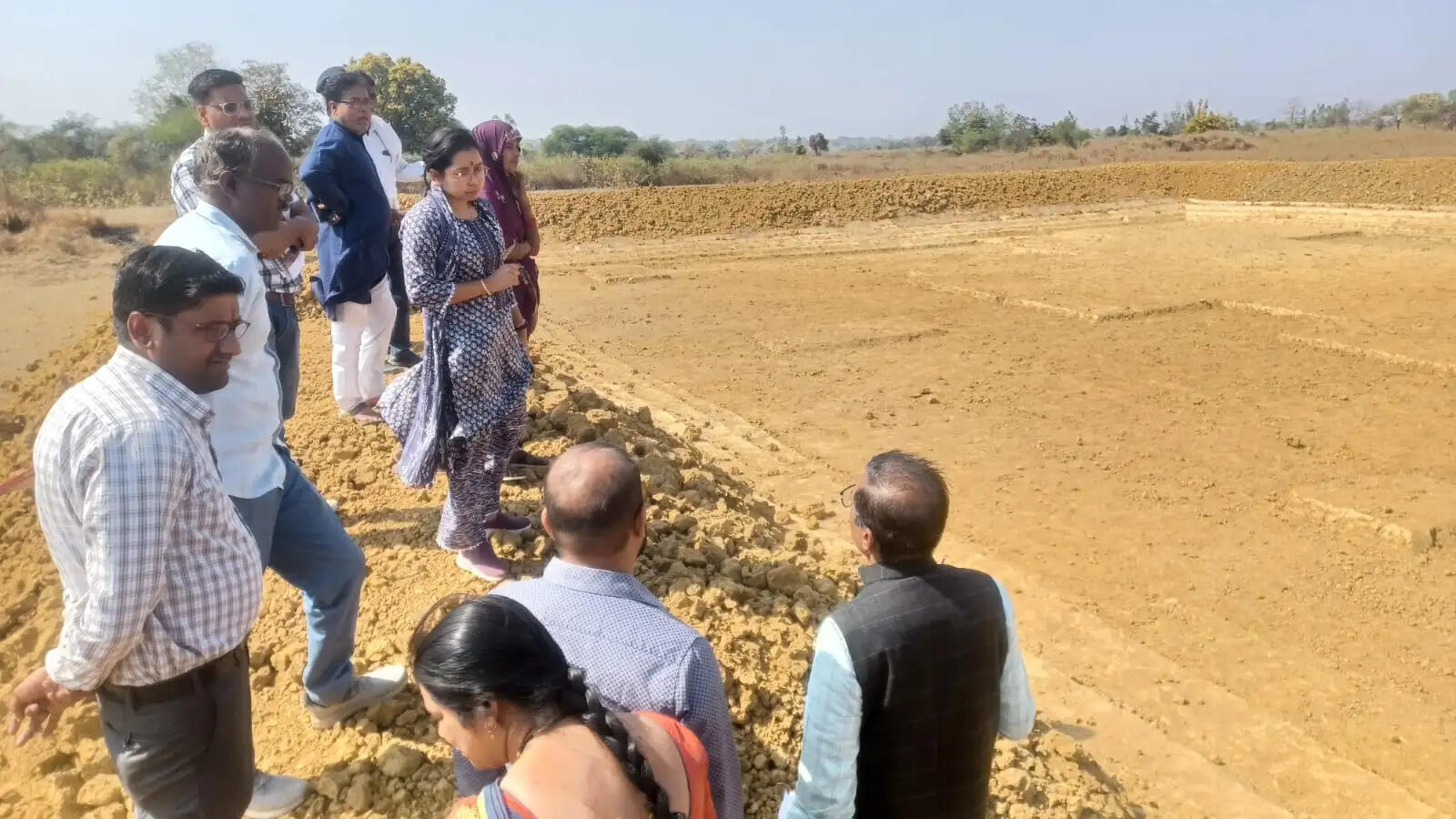 अनूपपुर: जिला पंचायत सीईओ ने लिया विभिन्न स्वास्थ्य केन्द्रों का जायजा