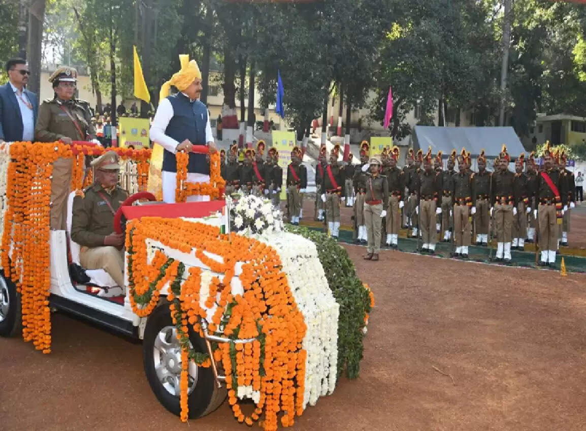 होम गार्ड्स को मिला सम्मान : मुख्‍यमंत्री ने की स्थायी आवास, नई भर्ती और 51 हजार का साहस पुरस्कार की घोषना