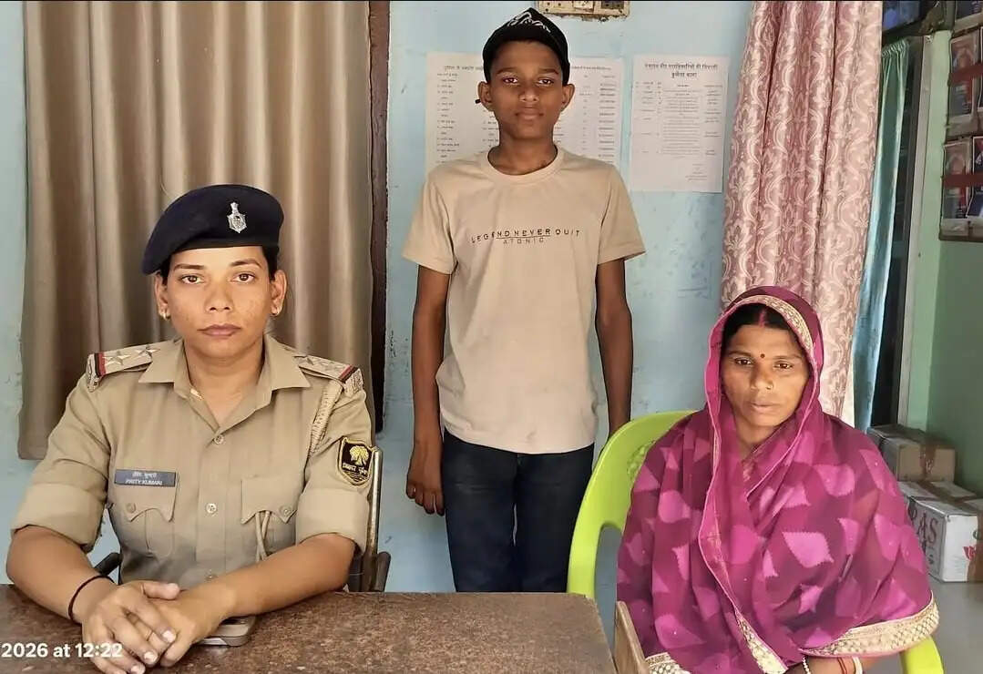 12 दिन से लापता छात्र सागर मिला वाराणसी में, पुलिस ने परिजनों को सौंपा