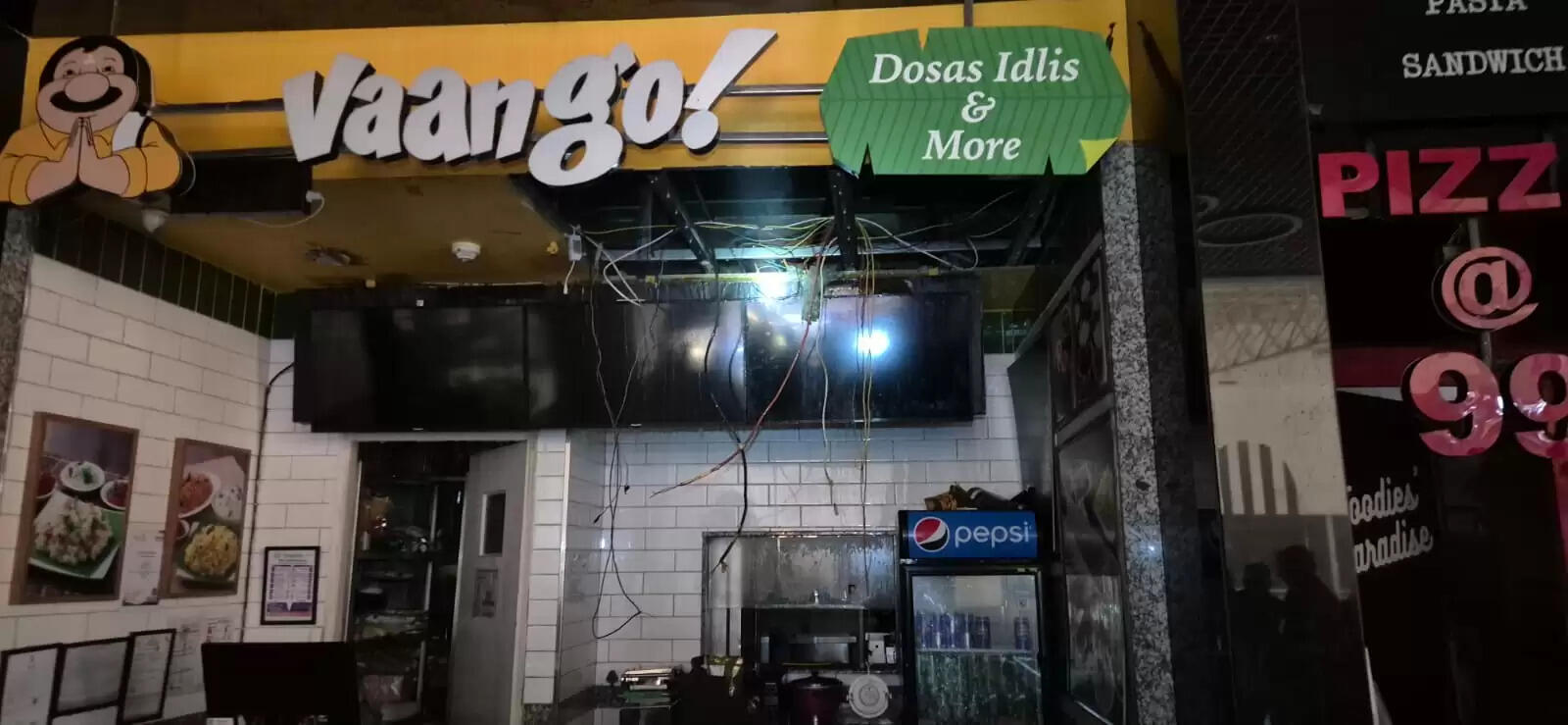 वी3एस मॉल की तीसरी मंजिल पर लगी आग, कोई हताहत नहीं