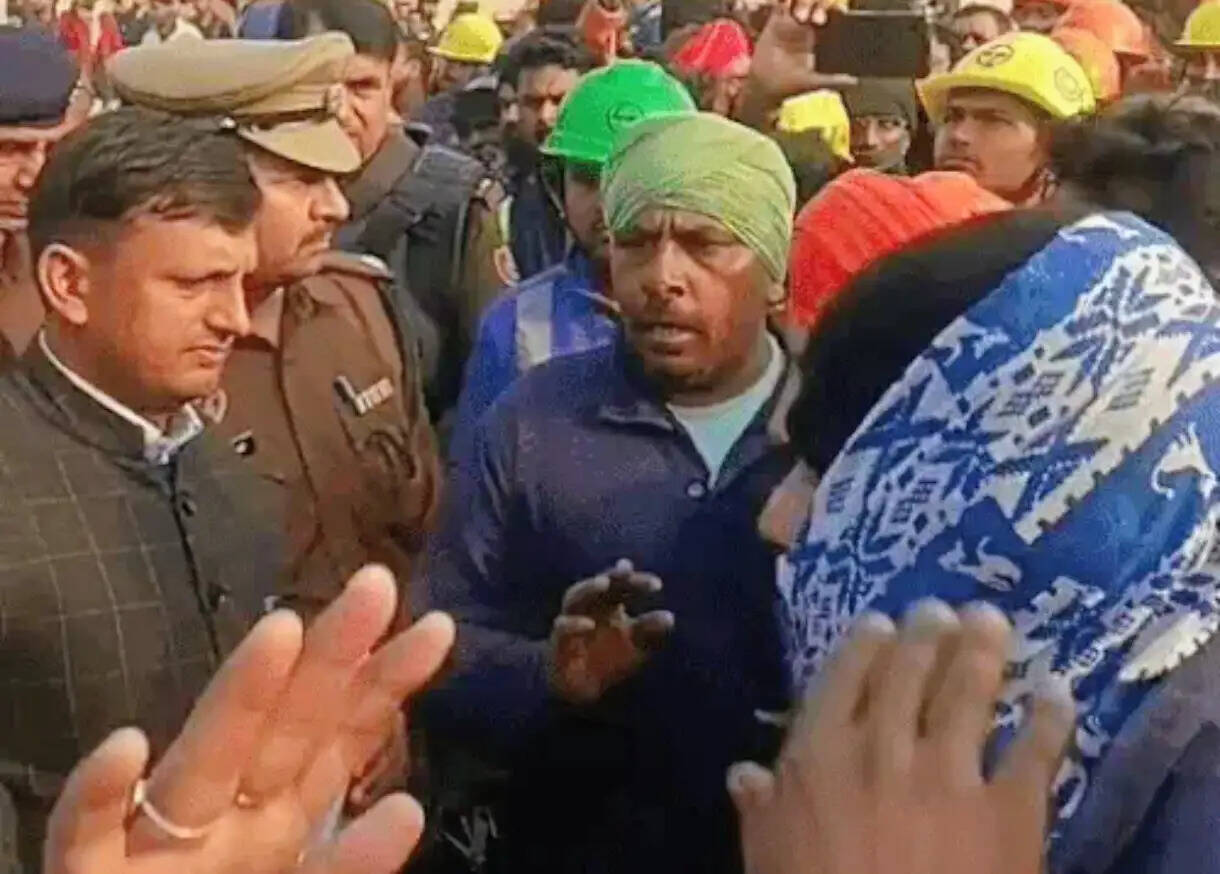 पानीयत: रिफाइनरी में दूसरे दिन भी पुलिस और श्रमिको के बीच लाठीचार्च व पथराव