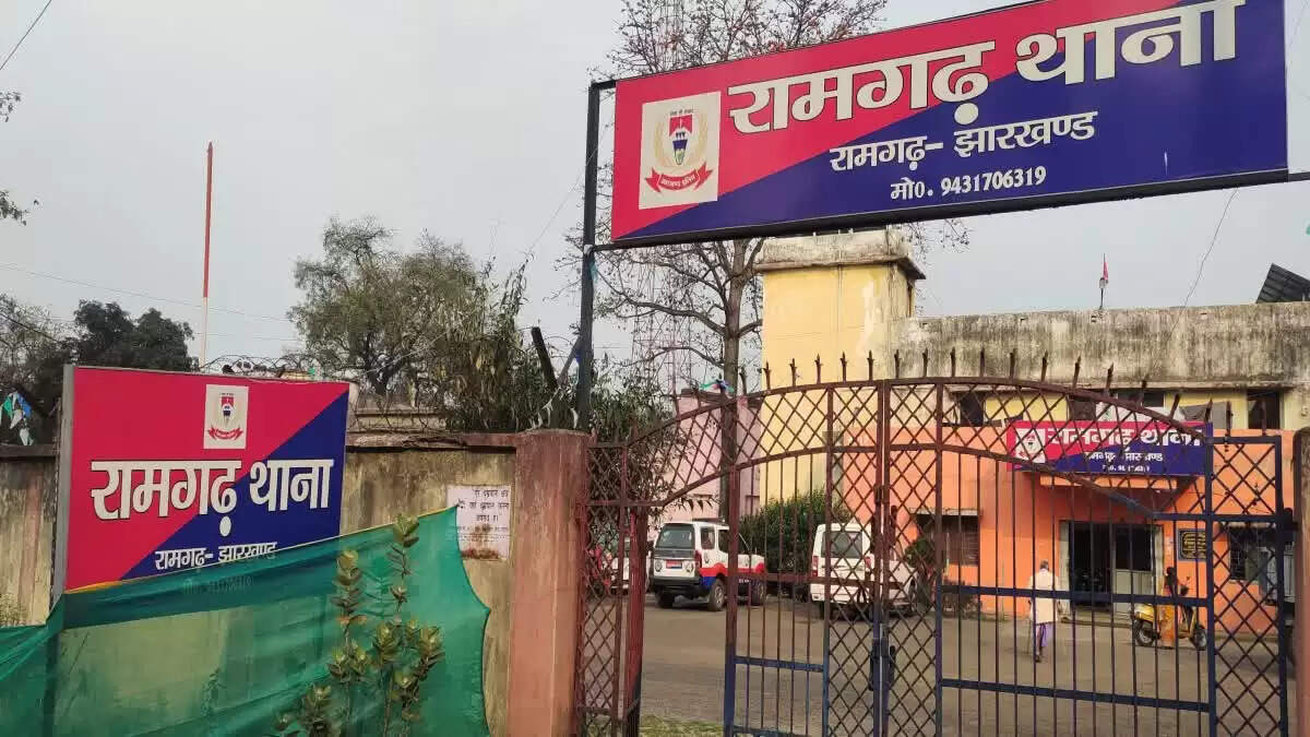 चोरों ने बीएसएनएल का केबल किया चोरी, प्राथमिकी दर्ज