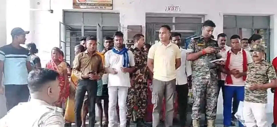 ट्रैक्टर पलटने से 14 वर्षीय किशोर की मौत, चालक फरार