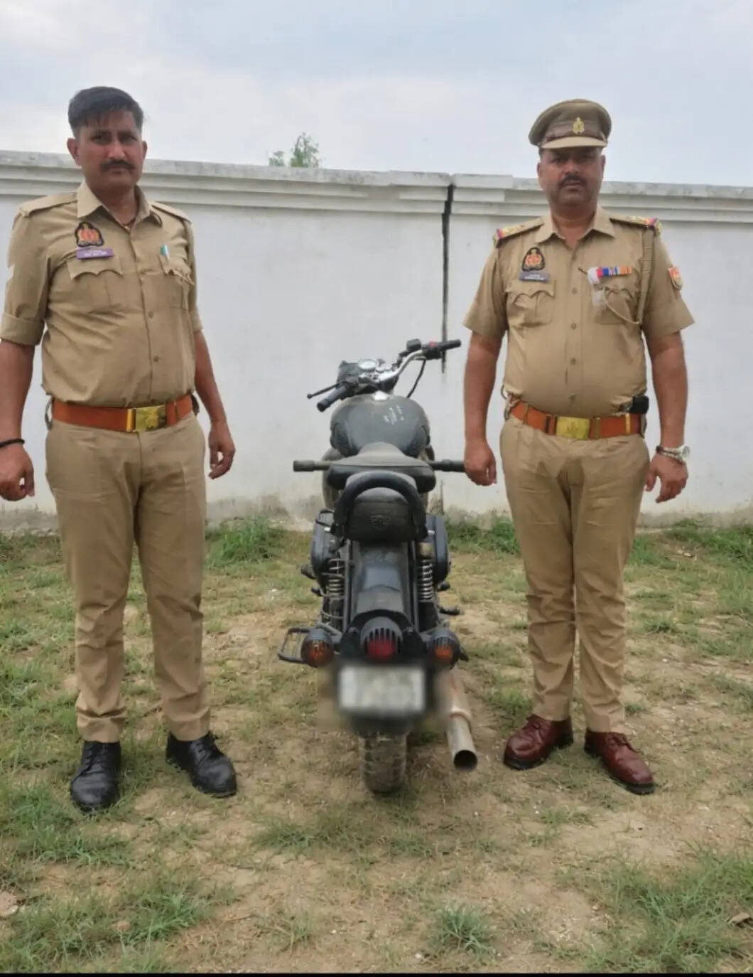 गोरखपुर पुलिस ने कुर्क की गैंगस्टर की 2.5 लाख की बुलेट