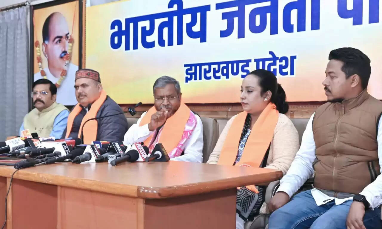 अवैध निर्माण को लेकर बाबूलाल मरांडी का हेमंत सरकार पर हमला, जिम्मेदार अधिकारियों के निलंबन की मांग