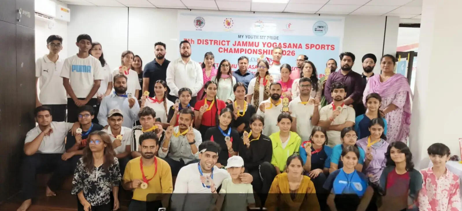 जिला जम्मू योगासन चैंपियनशिप में करीब 200 खिलाड़ियों ने दिखाया दमखम