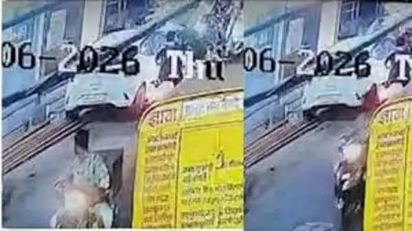 इंदौर में 30 लाख की सनसनीखेज लूट,&nbsp;कलेक्शन एजेंट से&nbsp;छीना नकदी से भरा बैग,&nbsp;सीसीटीवी&nbsp;में कैद हुए बदमाश