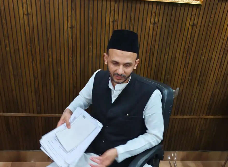संभल में मस्जिद ध्वस्तीकरण पर भड़के सपा सांसद जियाउर्रहमान बर्क, बोले- लड़ेंगे 'कानूनी लड़ाई