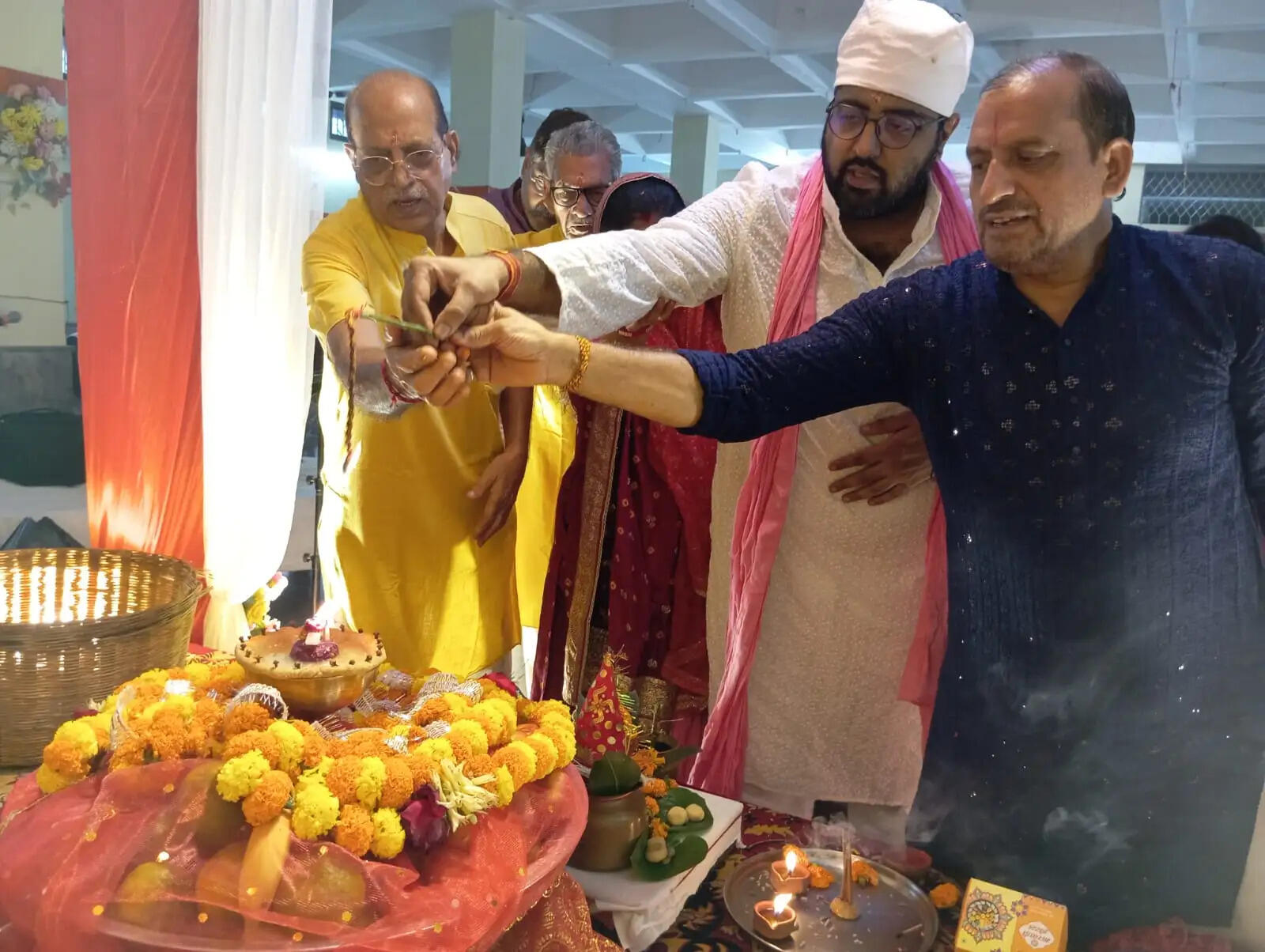 माता वैष्णों देवी मंदिर में सजाई गई माता की चौकी, भक्ति गीतों से झूमे श्रद्धालु भक्त