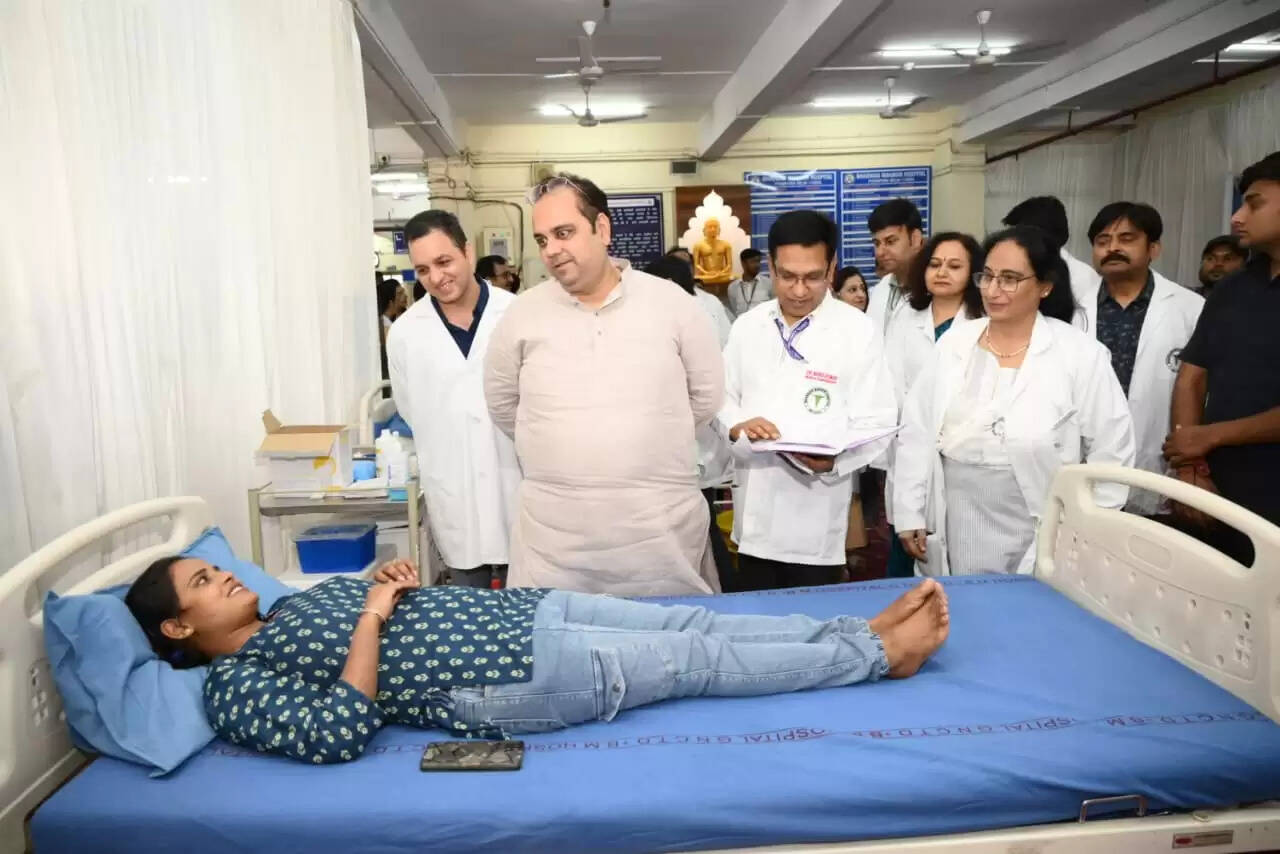 दिल्ली के स्वास्थ्य मंत्री ने हीमोफीलिया दिवस पर रक्तदान शिविर एवं जागरूकता सत्र का किया उद्घाटन