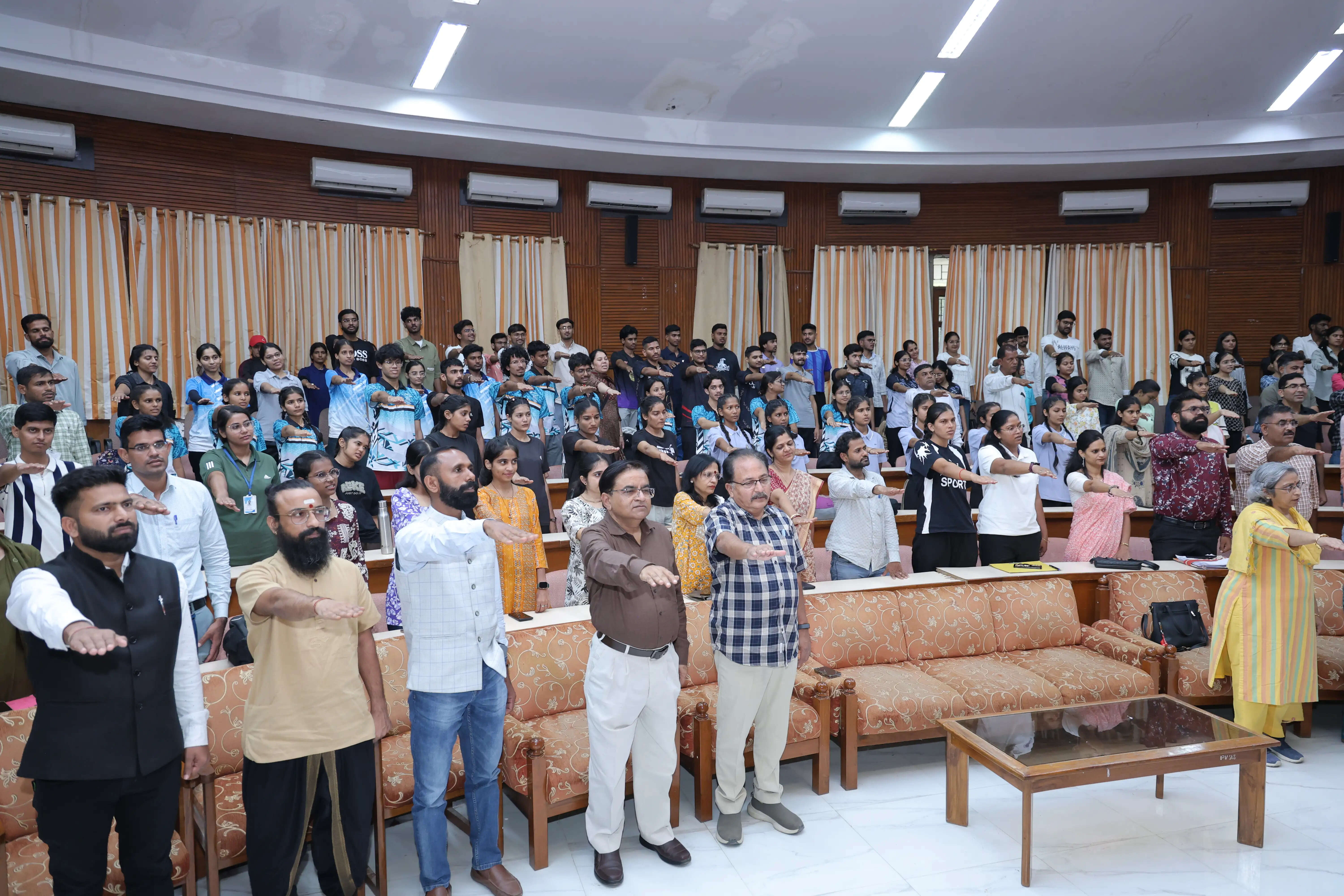 लगभग 300 युवाओं और नागरिकों ने लिया नशा-मुक्त भारत का सामूहिक संकल्प