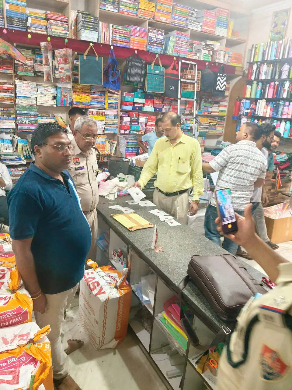 कैथल में नकली एनसीईआरटी पुस्तकों की बिक्री का भंडाफोड़, सीएम फ्लाइंग की कार्रवाई