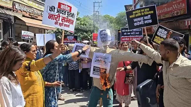 नारी शक्ति वंदन अधिनियम पर विपक्ष के रुख पर महिलाओं ने जताया विरोध