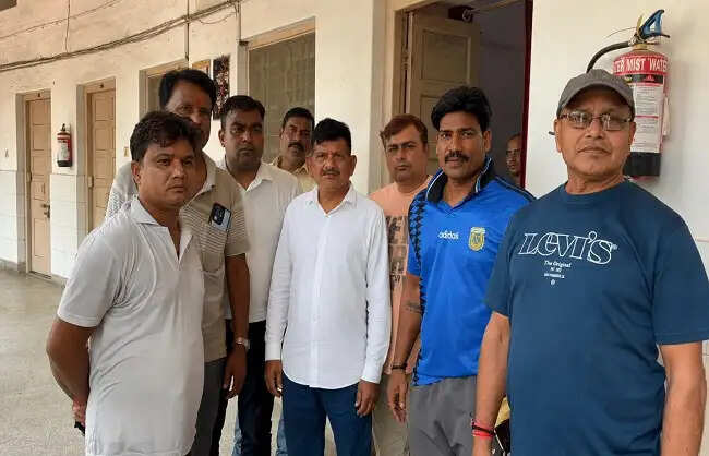स्वास्थ्य विभाग के अतिरिक्त निदेशक रिश्वत लेते रंगे हाथों पकड़े गए