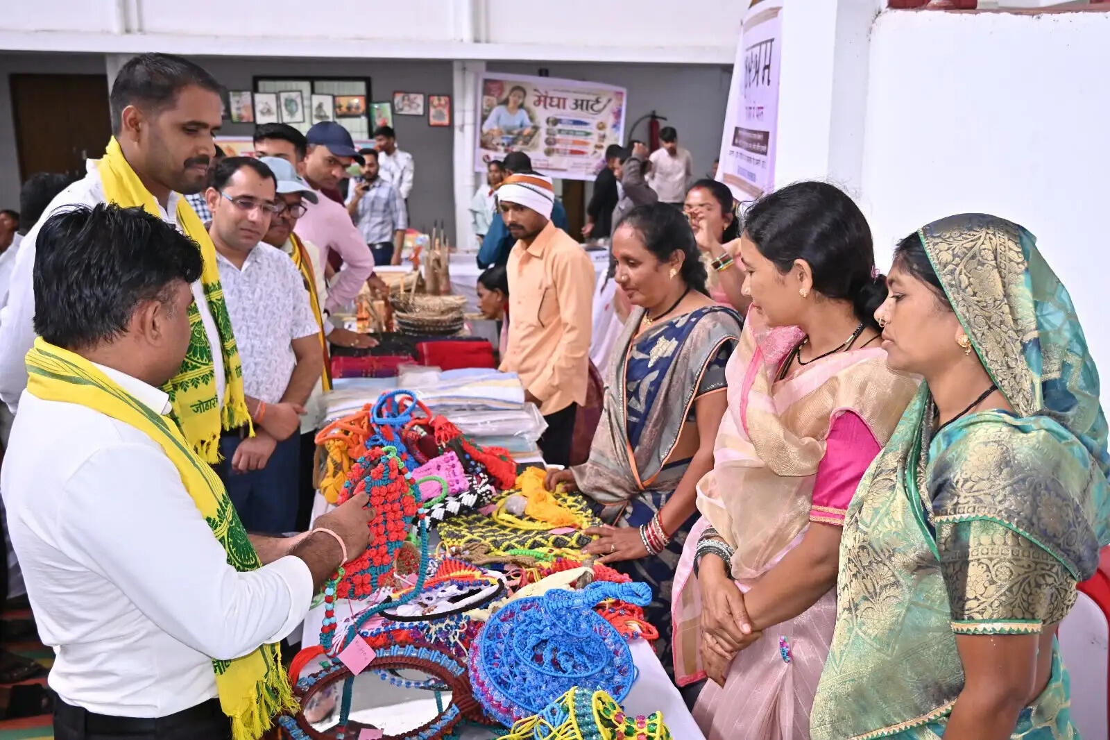 जनजातीय कारीगरों के हुनर को मिलेगा राष्ट्रीय बाजार, ट्राइफेड से जुड़कर बनाएंगे नई पहचान