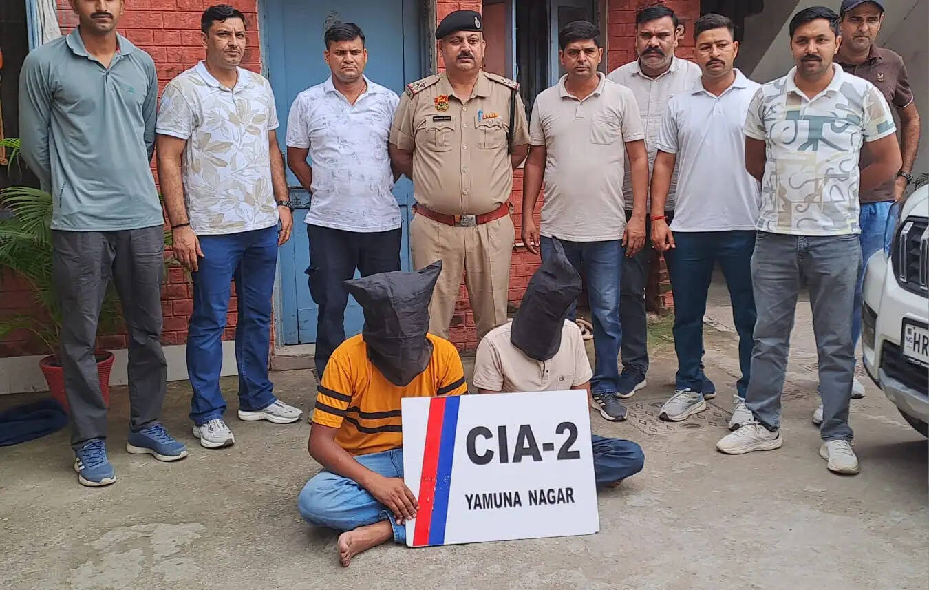 यमुनानगर पुलिस ने कार से बरामद की 12 लाख की चरस, दो गिरफ्तार