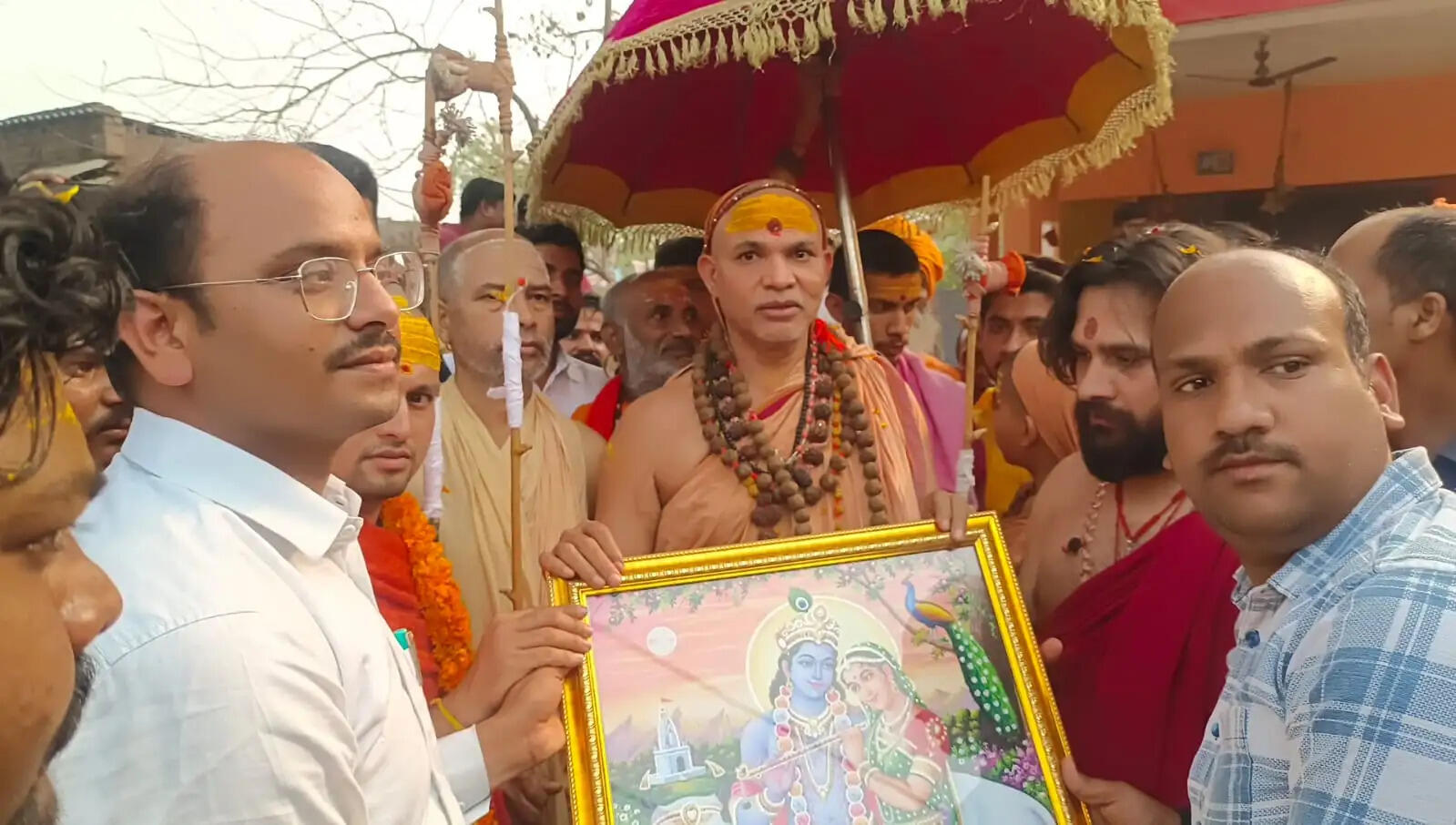 हिंदू राष्ट्र से पहले गो-हत्या पर प्रतिबंध प्राथमिकता : शंकराचार्य अविमुक्तेश्वरानंद