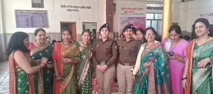 आईजी कुमाऊं की अनूठी पहल, महिला सुरक्षा और न्याय के लिए थानों में उमड़े फरियादी, 49 शिकायतों का निस्तारण