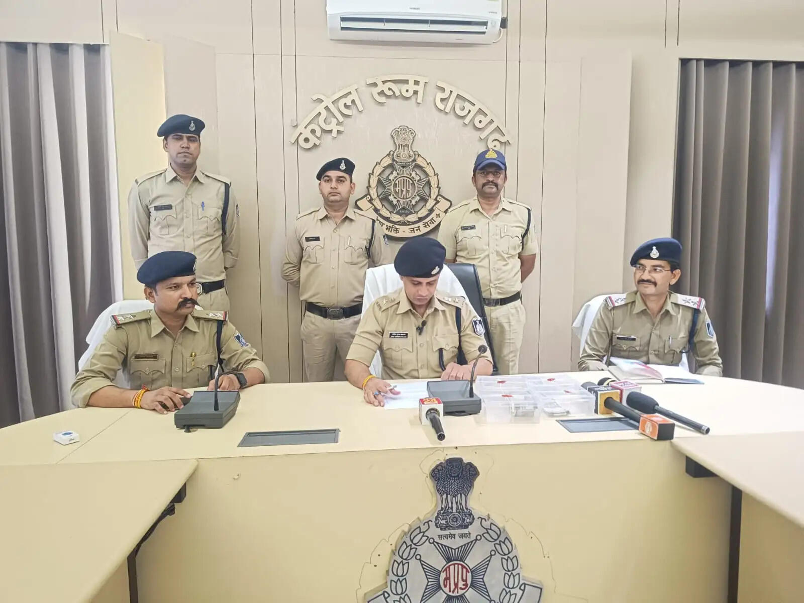 राजगढ़ः खेत पर बने मकान से सोयाबीन- लहसुन चोरी के मामले में तीन आरोपित गिरफ्तार