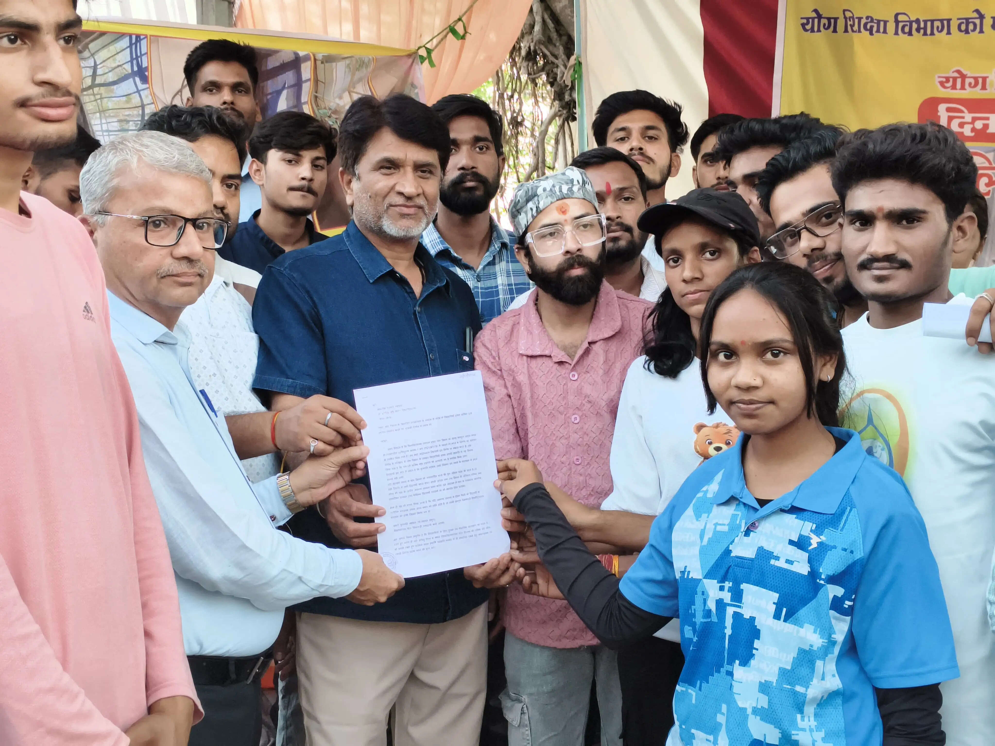 सागर विश्वविद्यालय में योग विभाग के स्थानांतरण का आदेश स्थगित, छात्रों का अनशन समाप्त