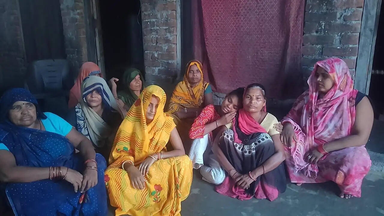 खेत देखने गए किसान का चकरोट पर मिला शव, इलाके में सनसनी