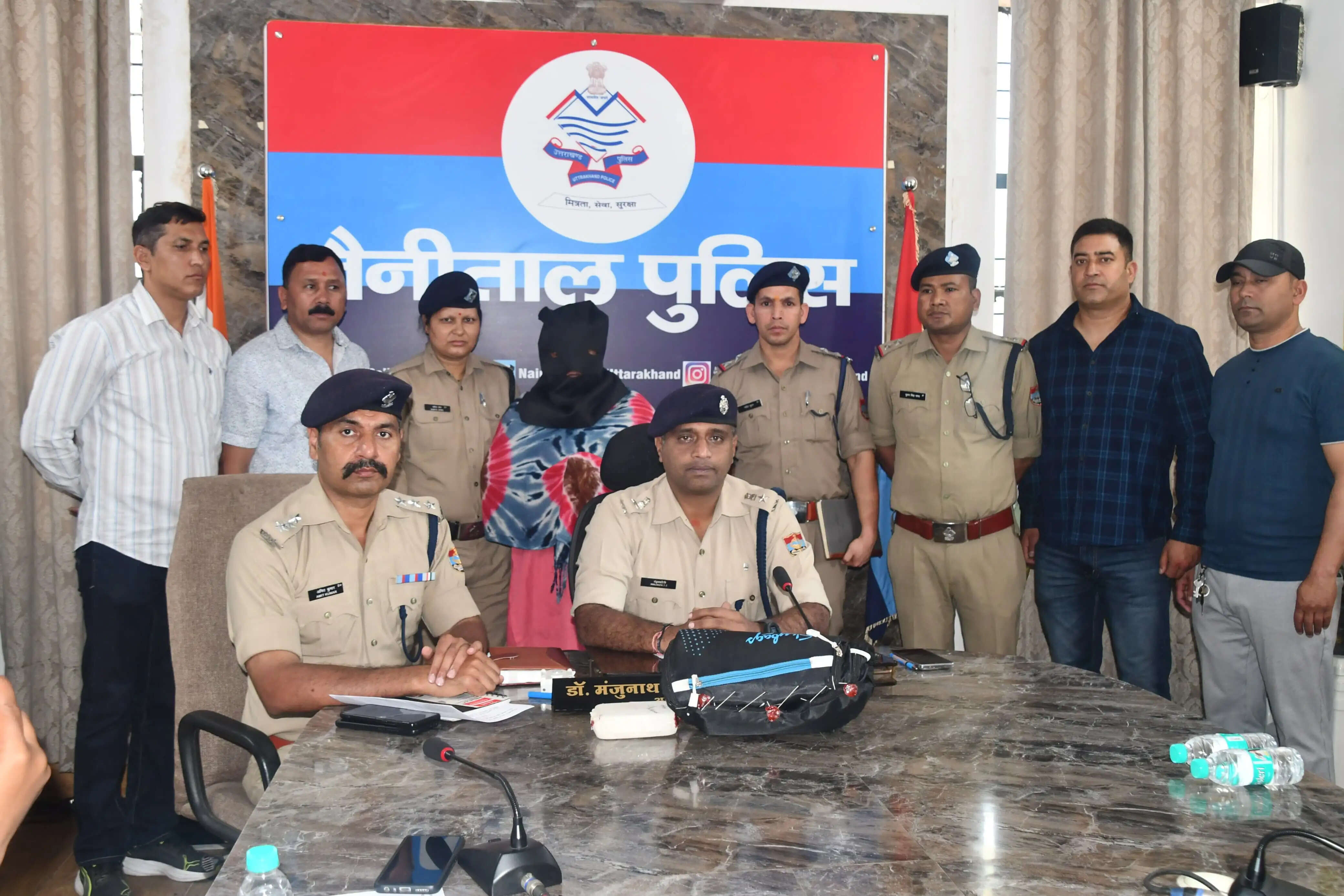 साठ लाख की स्मैक के साथ महिला तस्कर गिरफ्तार