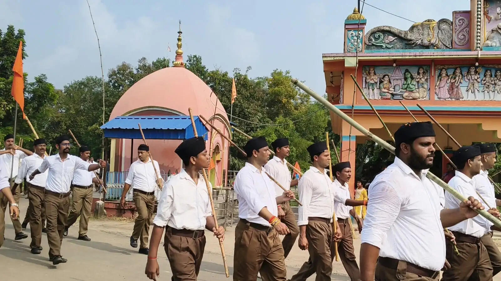 महालया पर कामारपुकुर में राष्ट्रीय स्वयंसेवक संघ का भव्य पथ संचलन