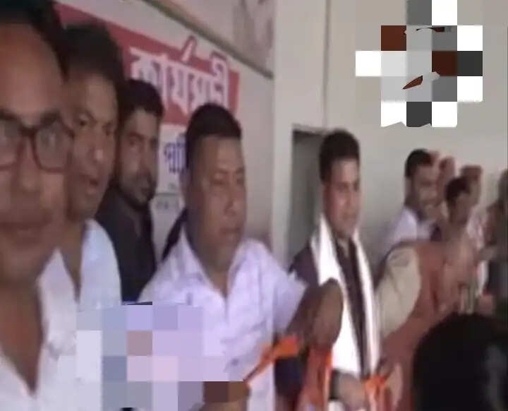 चुनाव से पहले दुमदुमा में कांग्रेस को बड़ा झटका, हजारों लोग भाजपा में शामिल