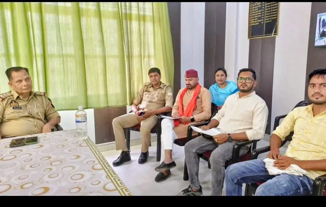 बुंदेलखंड नव निर्माण सेना के राष्ट्रीय अध्यक्ष को पुलिस ने रोका