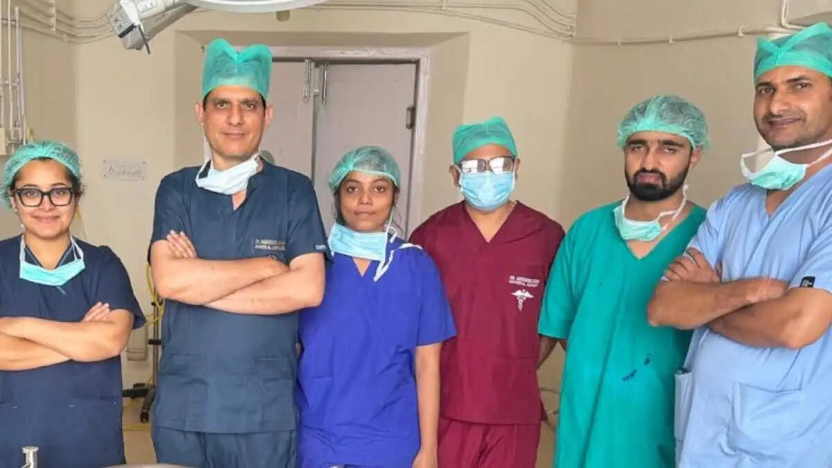 एसएमएस अस्पताल में जटिल सर्जरी सफल, महिला की बच्चेदानी से निकाली 24 सेंटीमीटर की गांठ