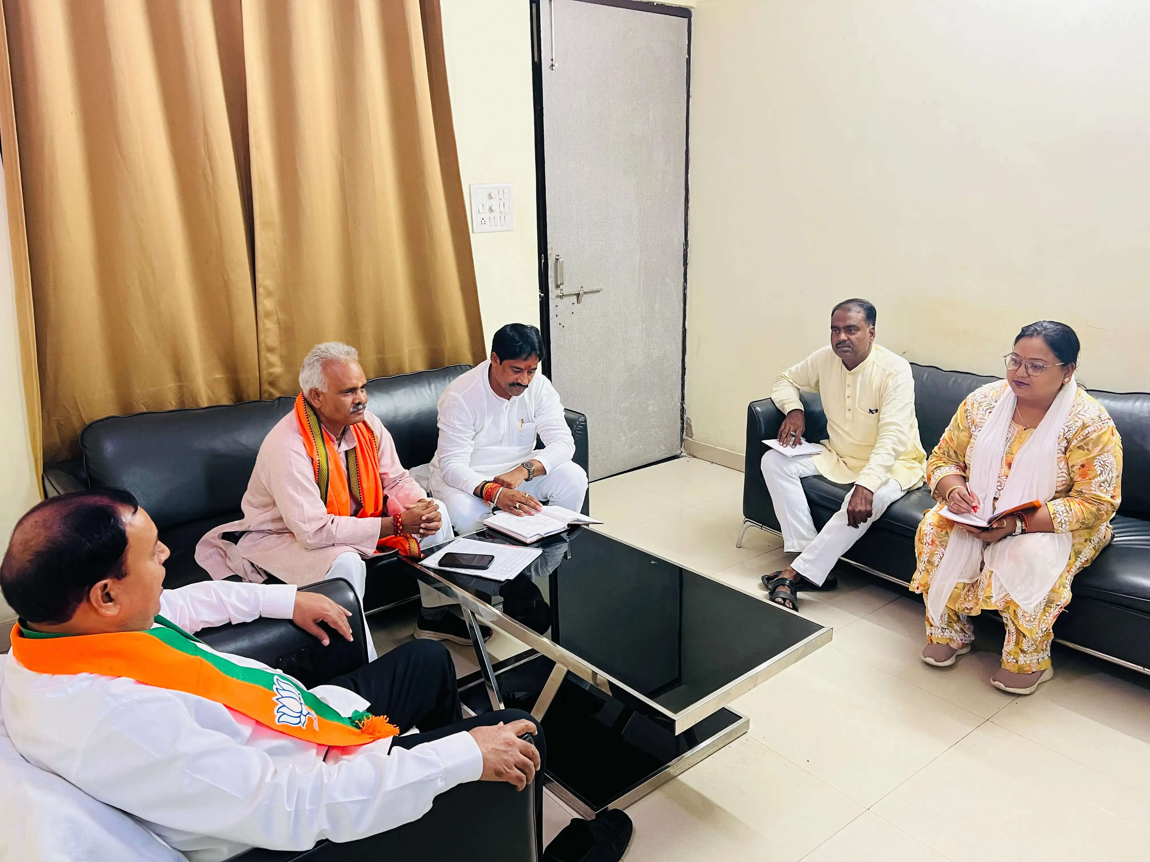 'हर घर तिरंगा' अभियान को धार देने के लिए भाजपा काशी क्षेत्र ने कसी कमर,16 संगठनात्मक जिलों में विशेष मॉनिटरिंग