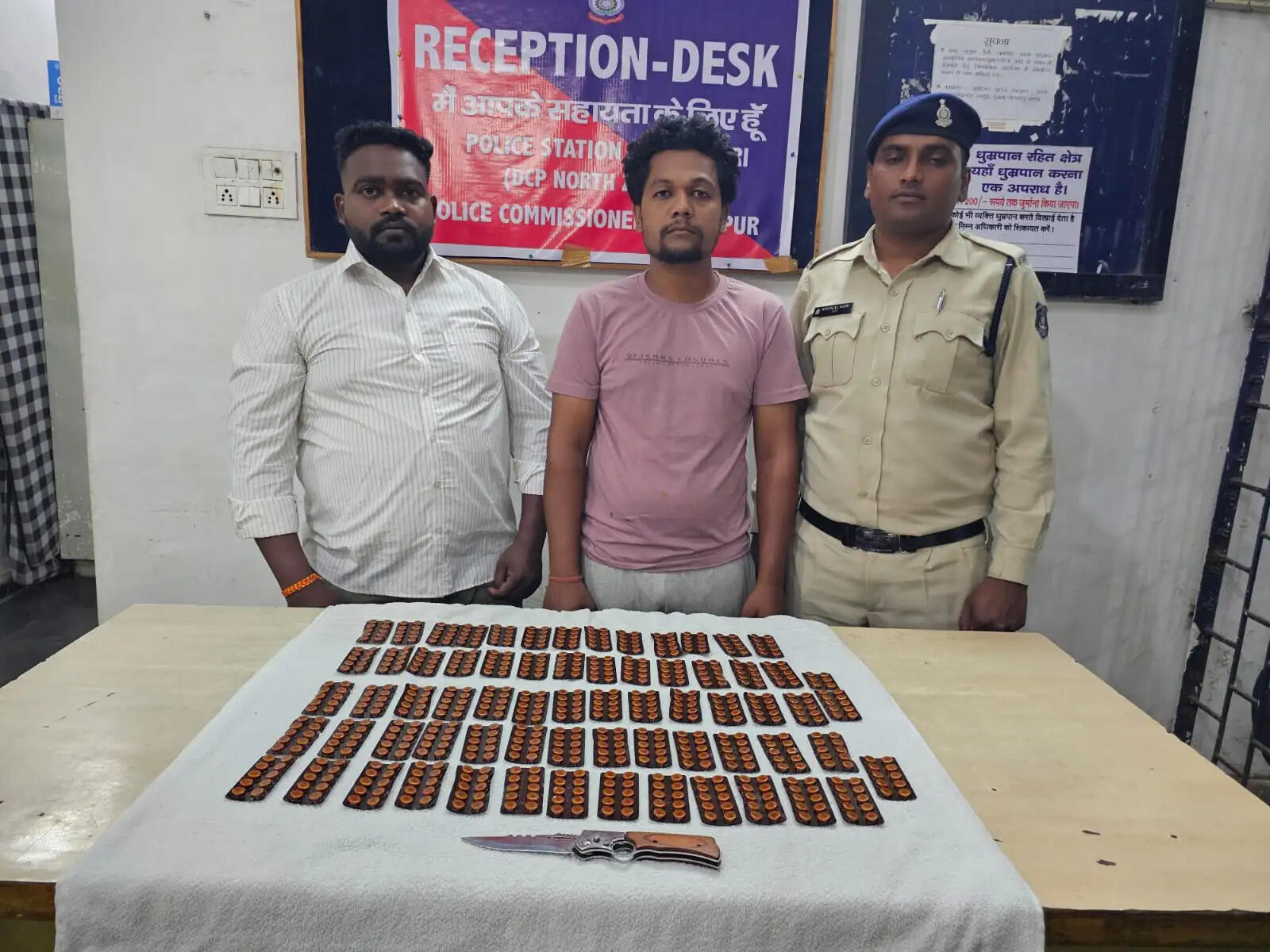 रायपुर : नशीली टेबलेट को खिलौने के बॉक्स में छिपाकर सप्लाई करने वाले दो आरोपित गिरफ्तार, 676 प्रतिबंधित नशीली टेबलेट व चाकू बरामद