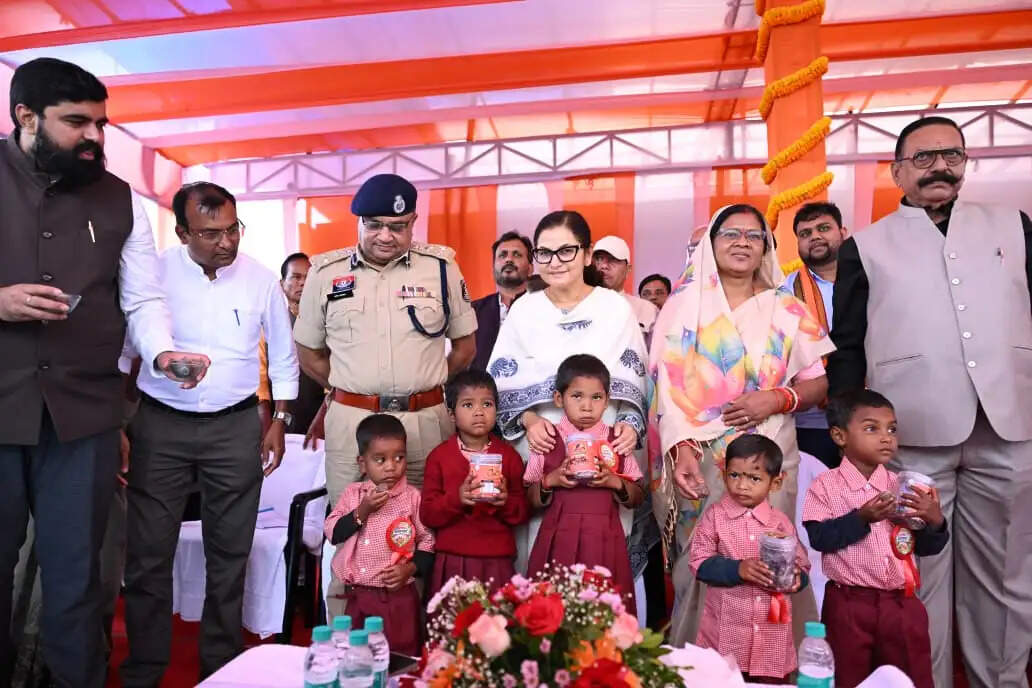 बलरामपुर में 967 कुपोषित बच्चों को मिलेगा पौष्टिक लड्डू, ‘बालभोग’ योजना शुरू