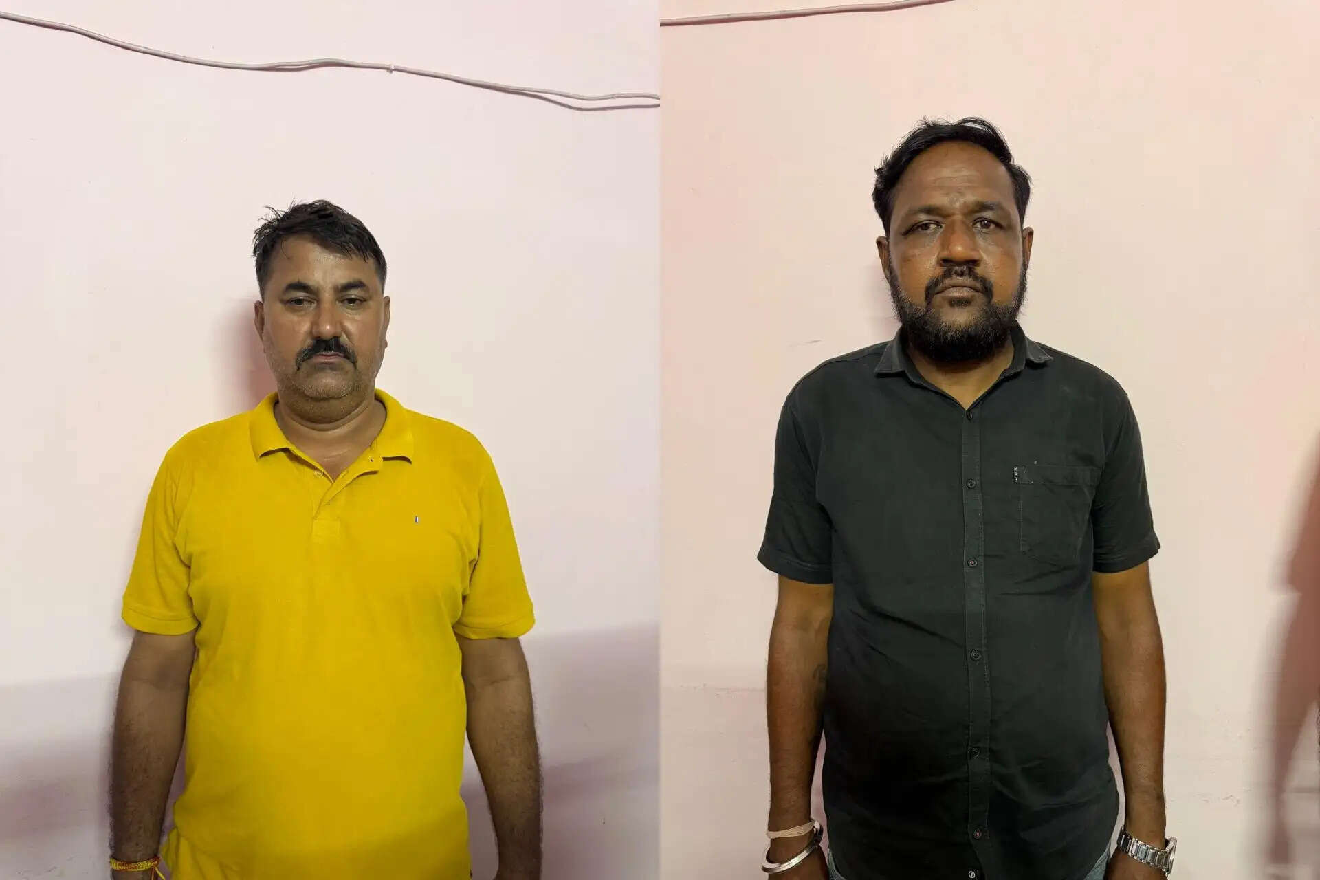 एएसआई व पूर्व पार्षद दलाल एक लाख की रिश्वत लेते गिरफ्तार