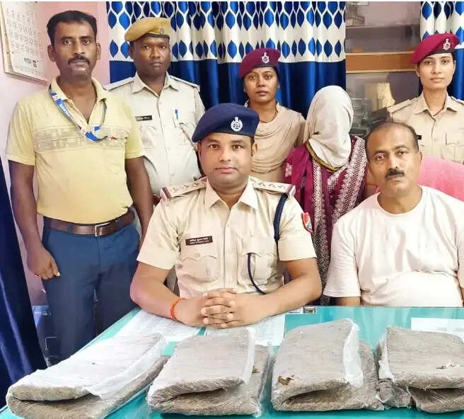 भागलपुर रेल पुलिस की बड़ी कार्रवाई, उल्टा पुल के नीचे से 4 किलो गांजा के साथ महिला तस्कर गिरफ्तार