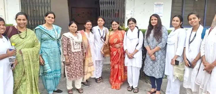 कन्या गुरुकुल में सम्मोहन चिकित्सा पर दो दिवसीय कार्यशाला आयोजित