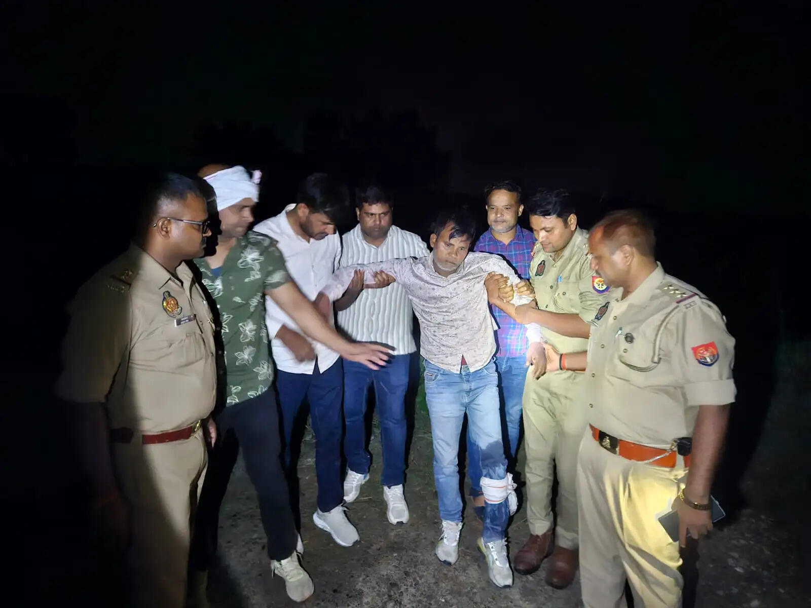 गोंडा में ज्वेलर्स लूट का खुलासा, मुठभेड़ में एक घायल, दो गिरफ्तार