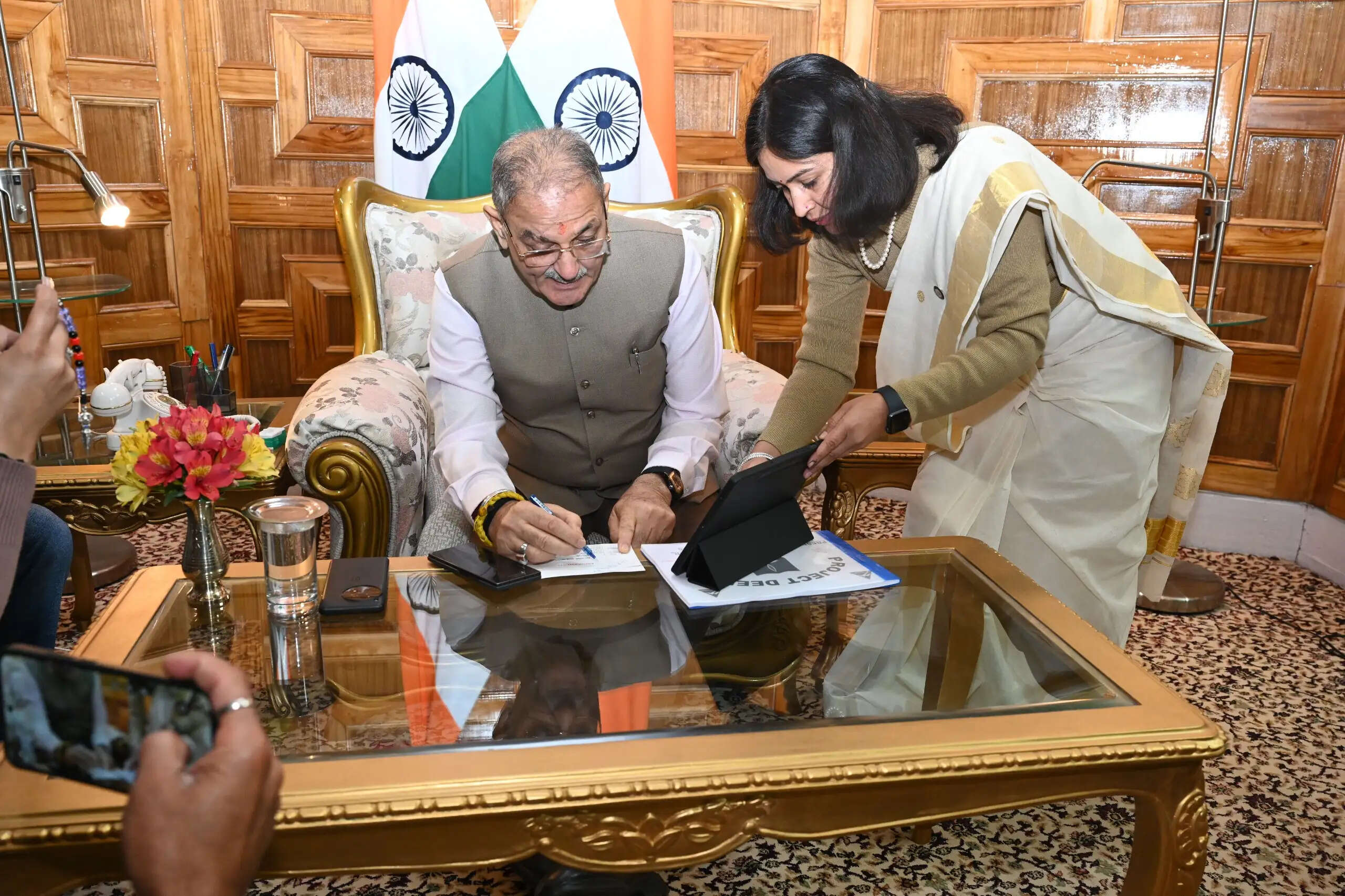 जनगणना 2027: हिमाचल में स्व-गणना अभियान शुरू, राज्यपाल ने खुद भरकर किया आगाज
